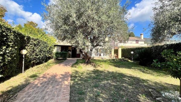 casa indipendente in vendita a Trevignano Romano