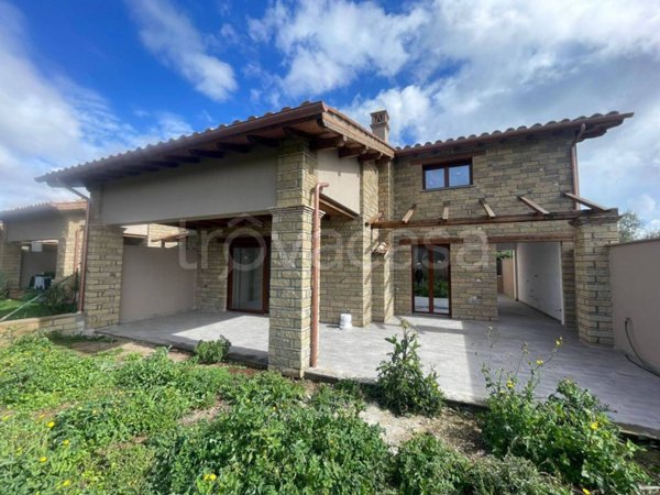 casa indipendente in vendita a Trevignano Romano