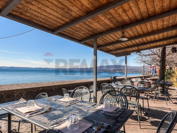 negozio in vendita a Trevignano Romano