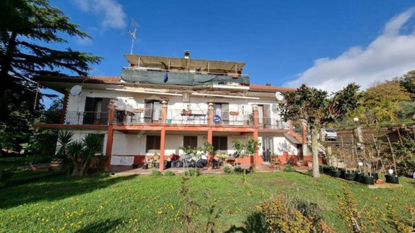 casa indipendente in vendita a Trevignano Romano