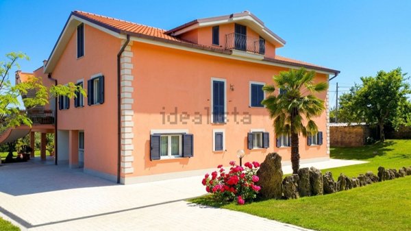 casa indipendente in vendita a Trevignano Romano