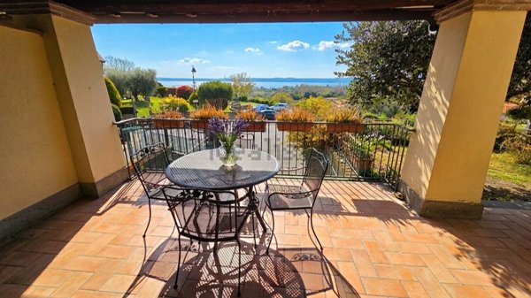 casa indipendente in vendita a Trevignano Romano