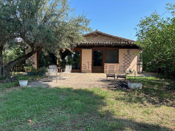 casa indipendente in vendita a Trevignano Romano