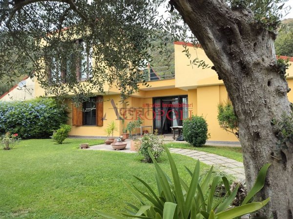 casa indipendente in vendita a Trevignano Romano