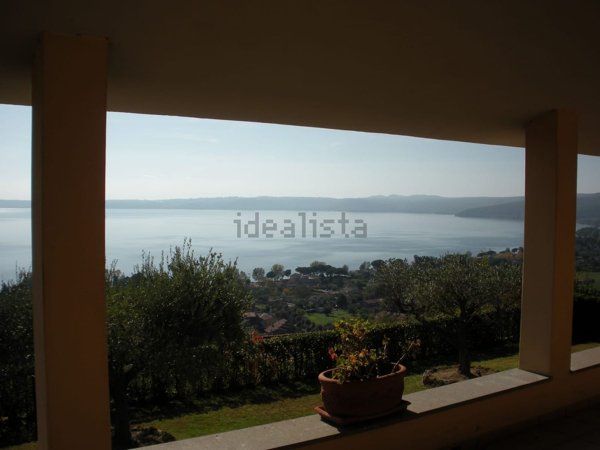 casa indipendente in vendita a Trevignano Romano