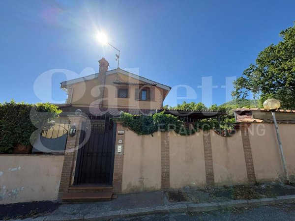 casa indipendente in vendita a Trevignano Romano