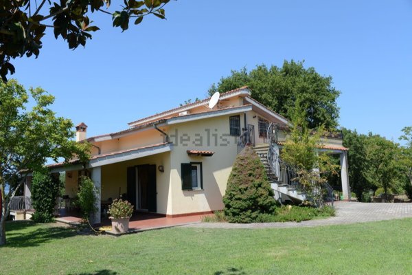 casa indipendente in vendita a Trevignano Romano