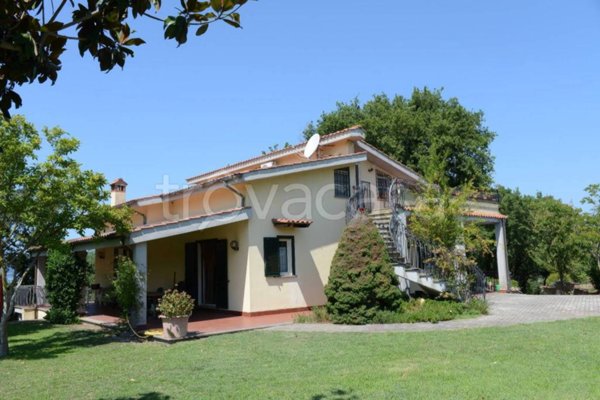 casa indipendente in vendita a Trevignano Romano