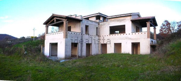 casale in vendita a Trevignano Romano