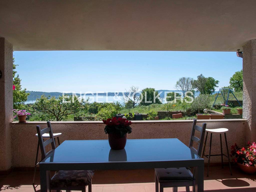 casa indipendente in vendita a Trevignano Romano
