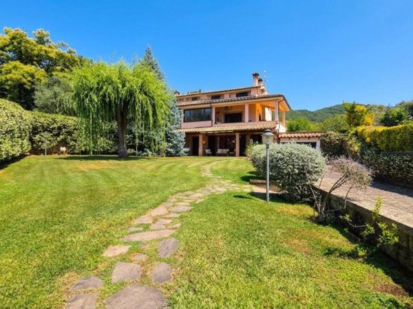 casa indipendente in vendita a Trevignano Romano