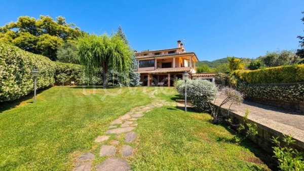 casa indipendente in vendita a Trevignano Romano