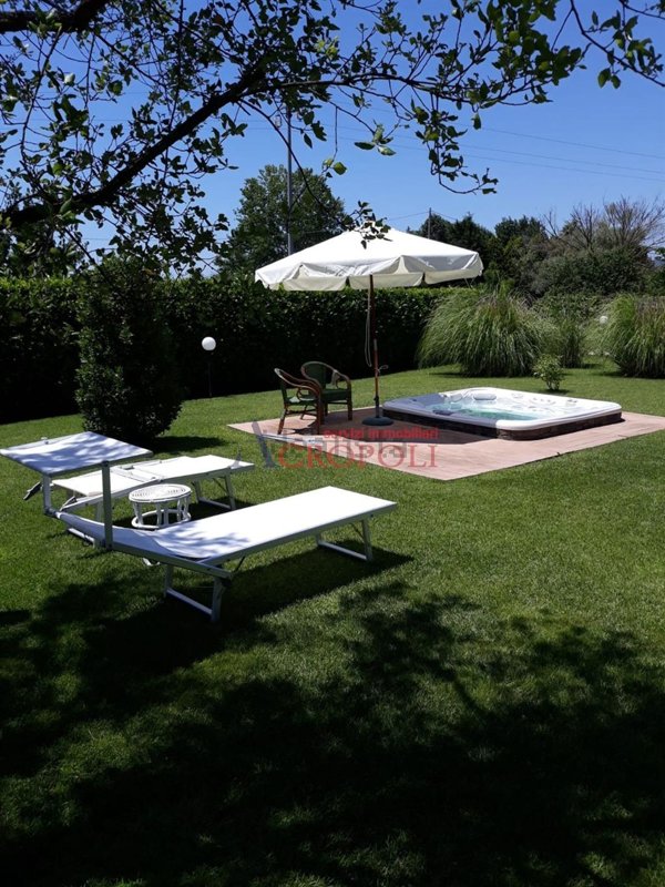casa indipendente in vendita a Trevignano Romano