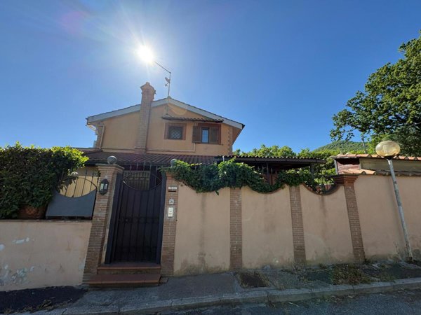 casa indipendente in vendita a Trevignano Romano