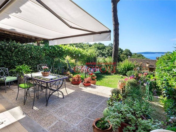 casa indipendente in vendita a Trevignano Romano