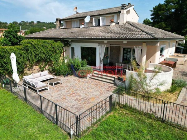 casa indipendente in vendita a Trevignano Romano