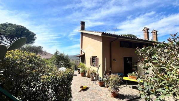 casa indipendente in vendita a Trevignano Romano