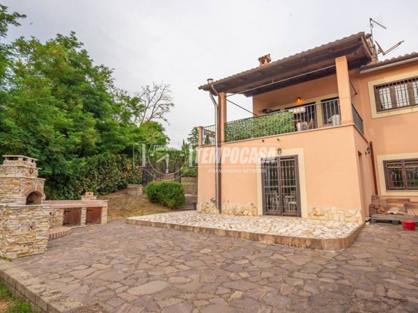 casa indipendente in vendita a Trevignano Romano