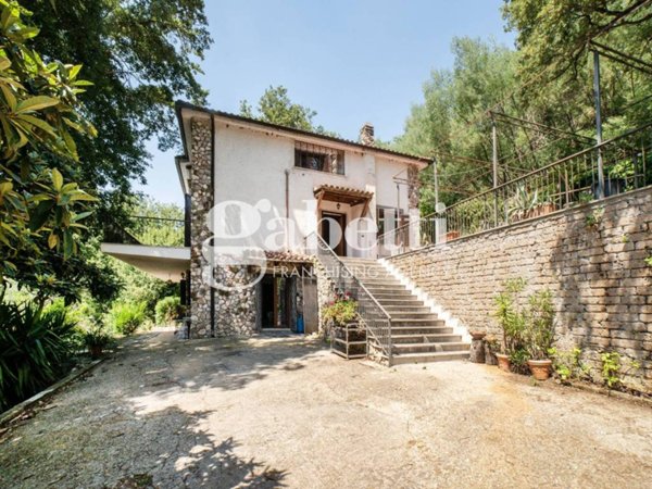 casa indipendente in vendita a Trevignano Romano