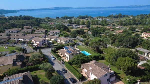 casa indipendente in vendita a Trevignano Romano