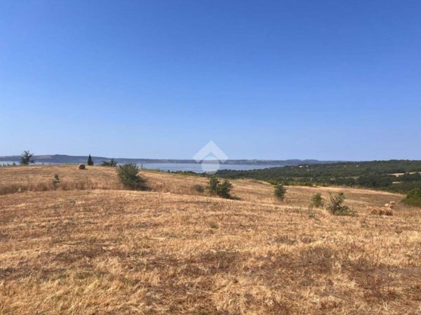 terreno in vendita a Trevignano Romano