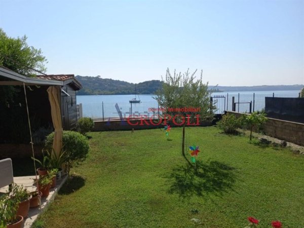 casa indipendente in vendita a Trevignano Romano