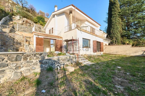 casa indipendente in vendita a Trevignano Romano