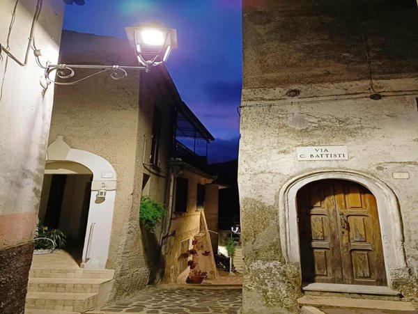 casa indipendente in vendita a Vallepietra