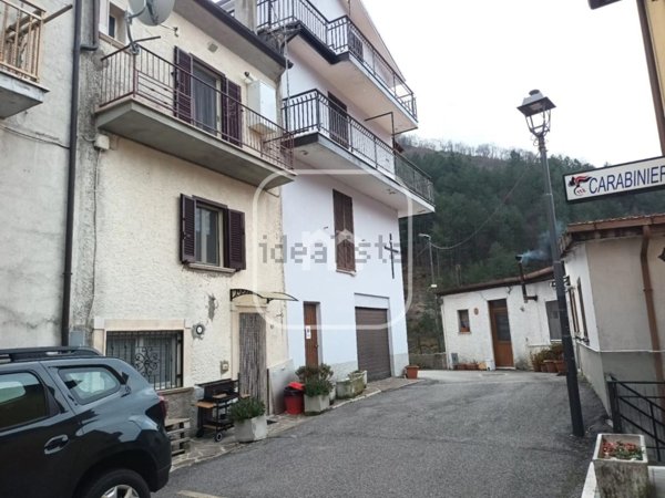 appartamento in vendita a Vallepietra