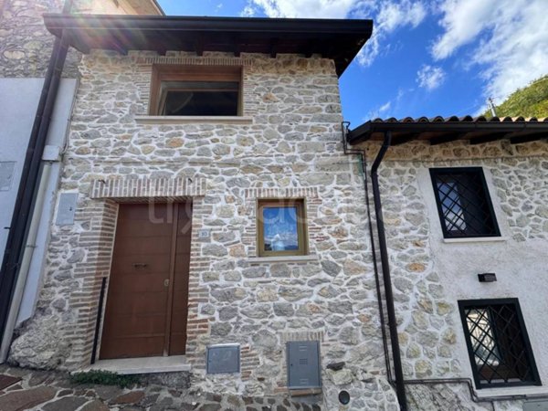 appartamento in vendita a Vallinfreda