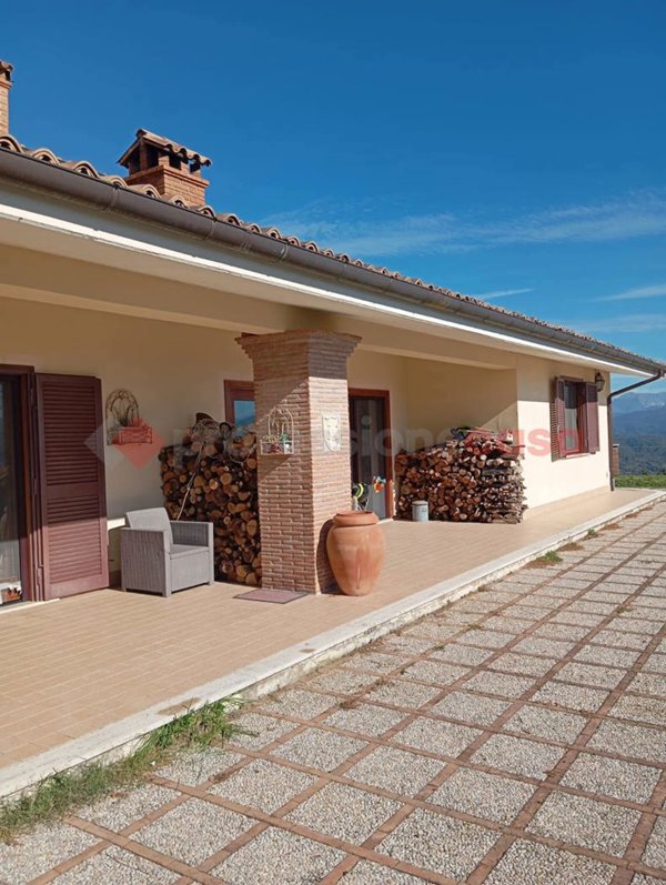 casa indipendente in vendita a Vallinfreda