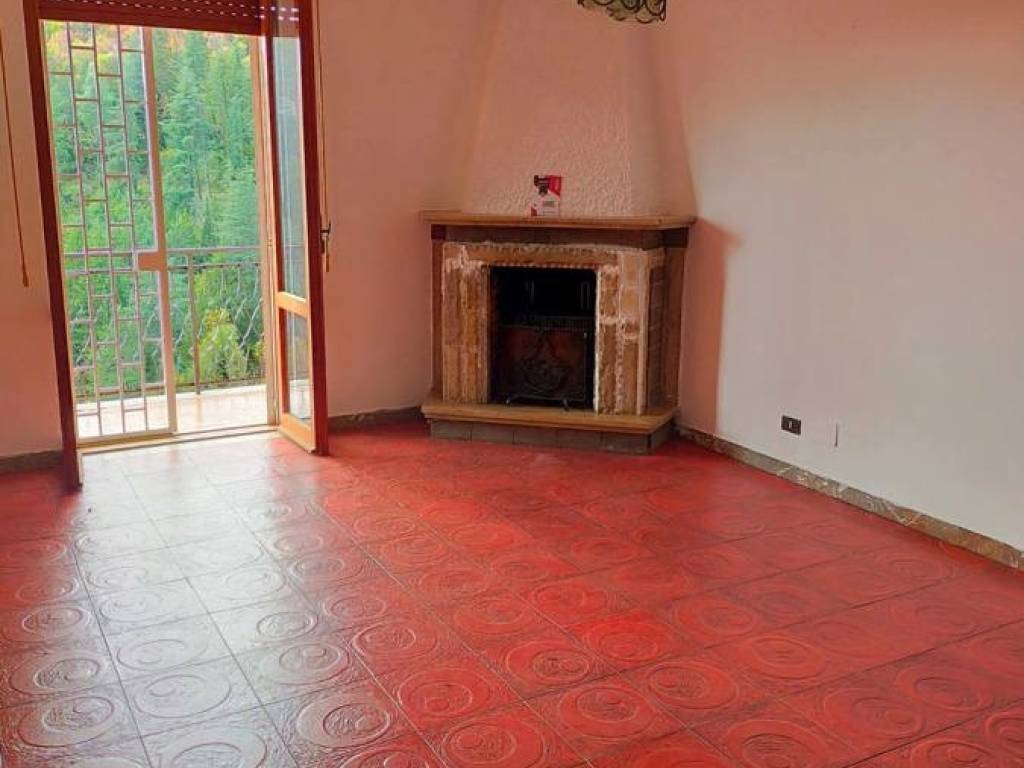 appartamento in vendita a Vallinfreda