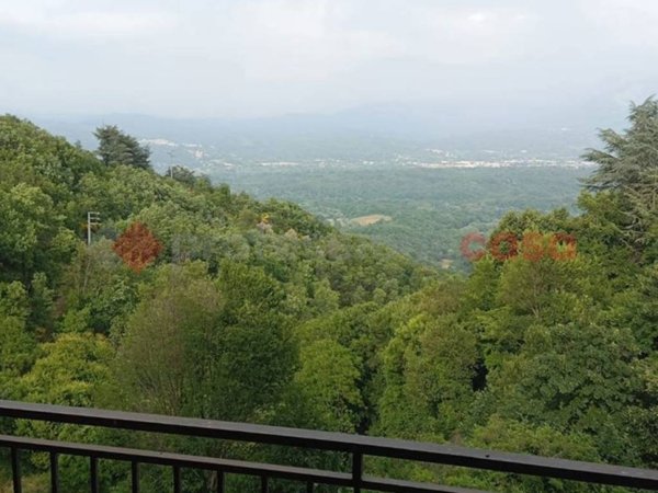 casa indipendente in vendita a Vallinfreda