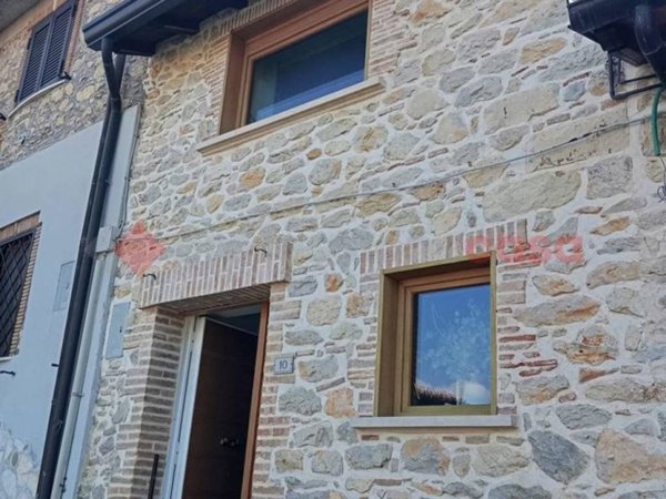 casa indipendente in vendita a Vallinfreda