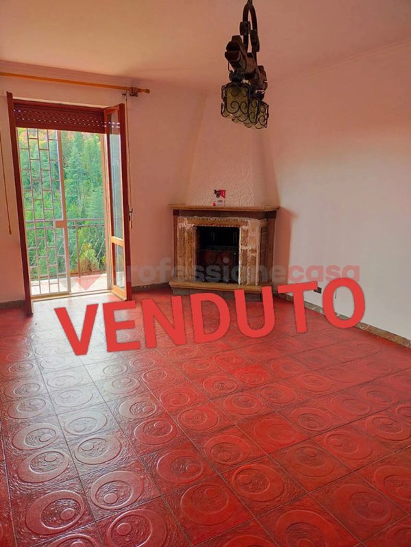 casa indipendente in vendita a Vallinfreda