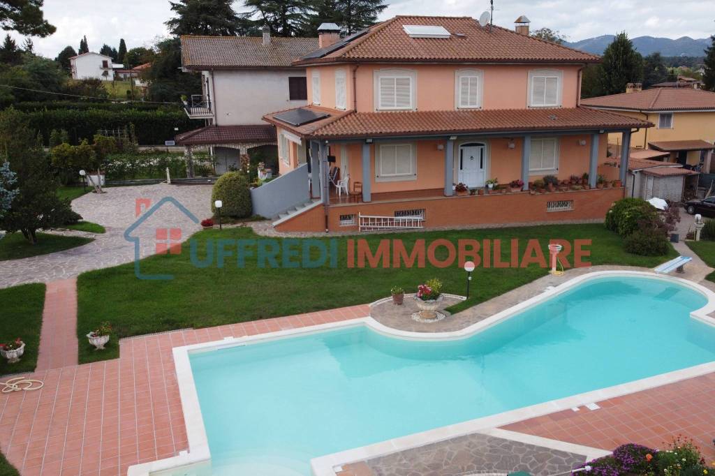 casa indipendente in vendita a Valmontone