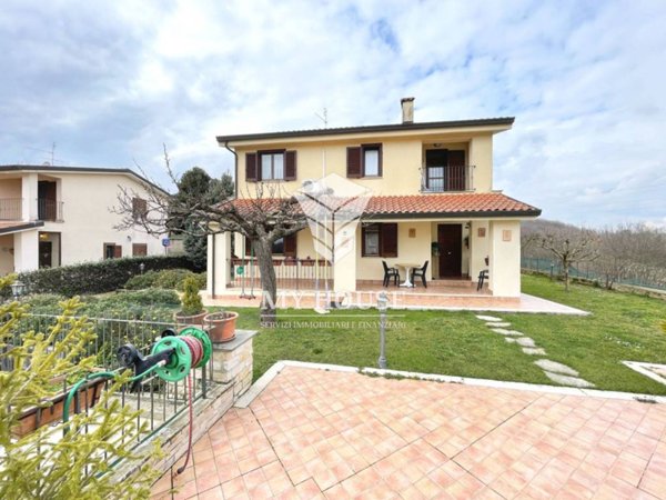 casa indipendente in vendita a Valmontone