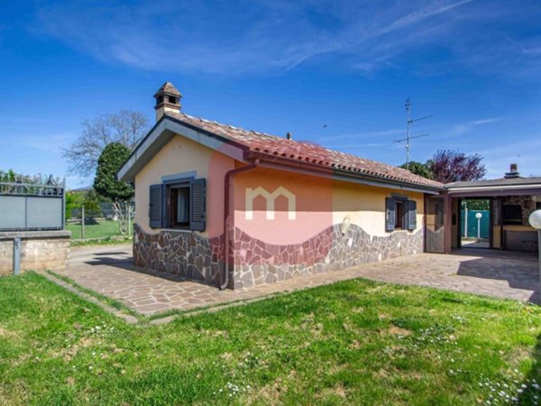 casa indipendente in vendita a Valmontone