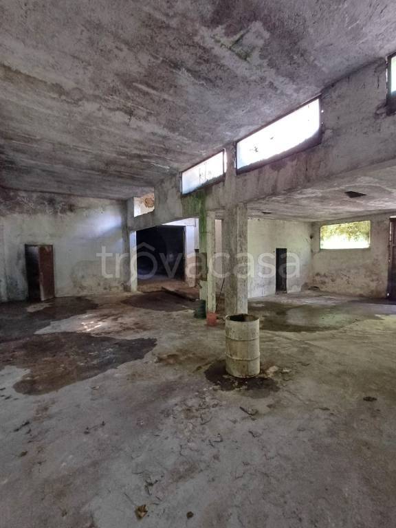 locale commerciale in vendita a Valmontone
