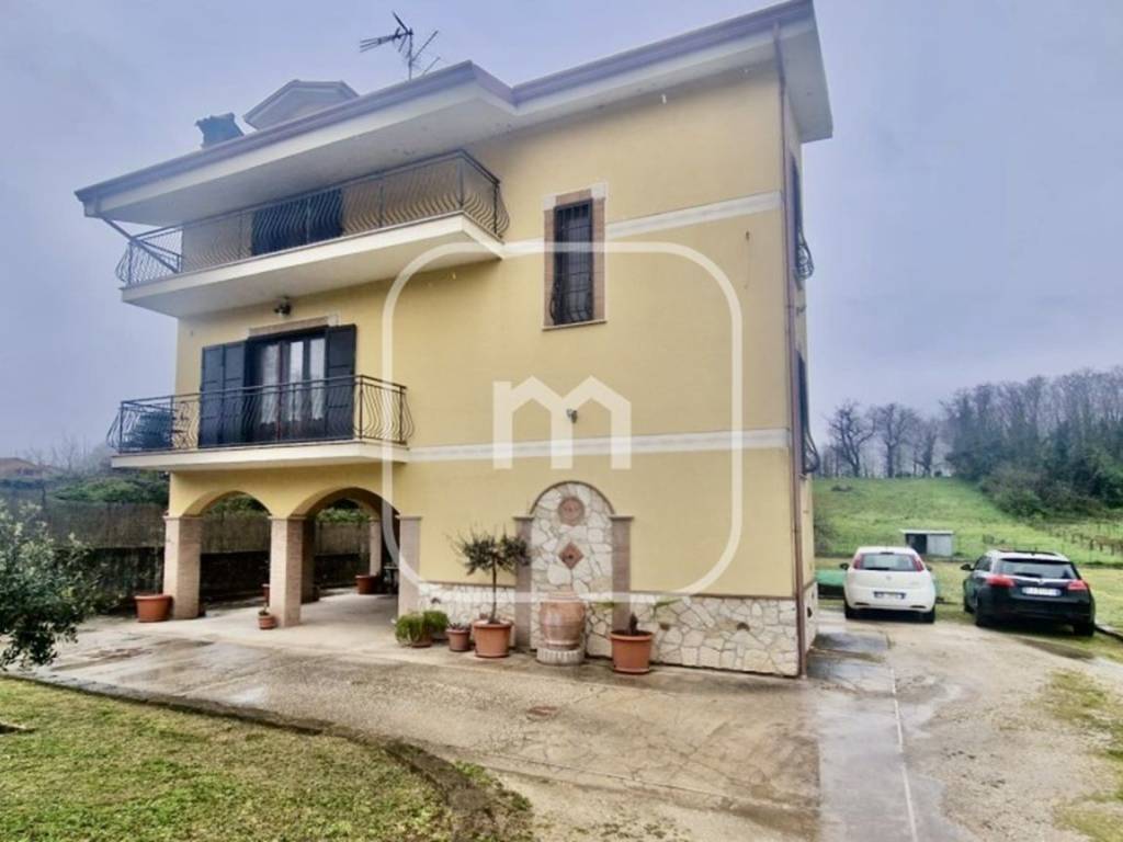 casa indipendente in vendita a Valmontone