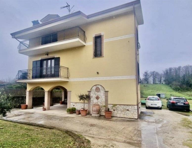 casa indipendente in vendita a Valmontone