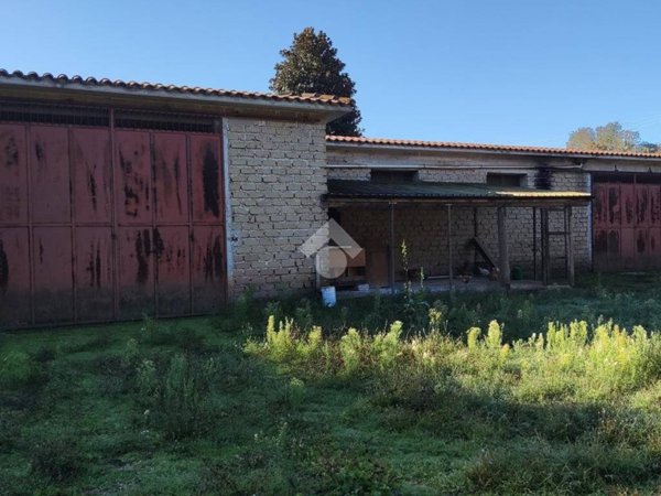 locale commerciale in vendita a Valmontone
