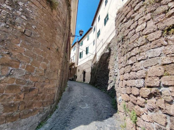 negozio in vendita a Valmontone