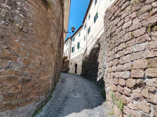 negozio in vendita a Valmontone