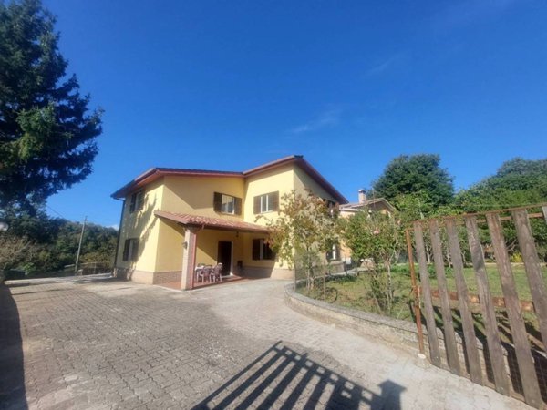 casa indipendente in vendita a Valmontone