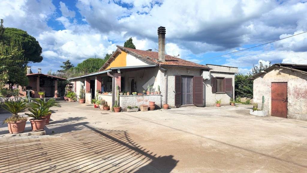 casa indipendente in vendita a Valmontone