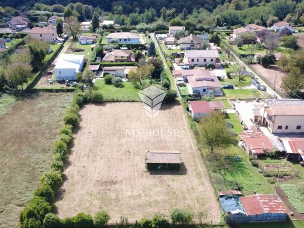 locale commerciale in vendita a Valmontone