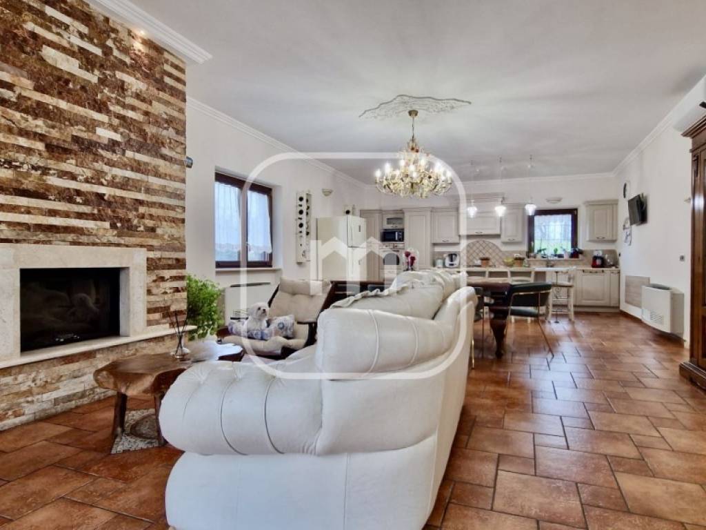 casa indipendente in vendita a Valmontone