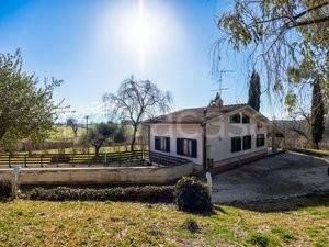 casa indipendente in vendita a Valmontone