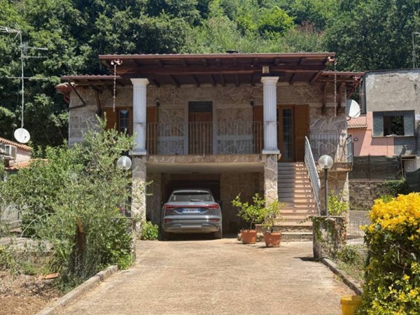 casa indipendente in vendita a Valmontone